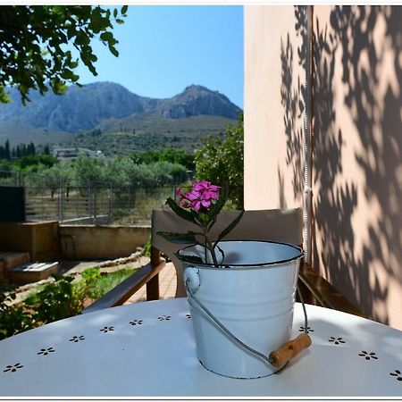 Cozy Home With Great View In Ancient Corinth Exterior photo
